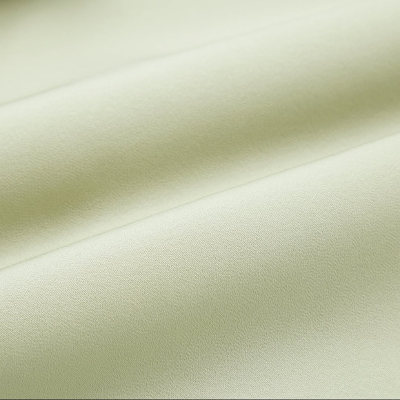 Uniqlo satin relaco shorts - Picture 7 of 9